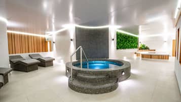 Bañera de hidromasaje interior