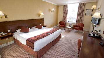 Double Room | In-room safe, desk, free WiFi, bed sheets