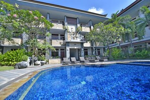 Outdoor pool - Sandat Hotel Kuta (Kuta)