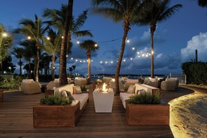 4 restaurants, breakfast, lunch, dinner served; American cuisine - Blue Haven Resort - All-Inclusive (Providenciales)