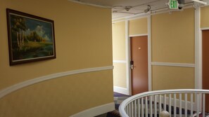 Interior - El Capitan Hotel (San Francisco)
