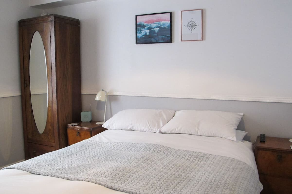 Double Room, Ensuite (Room 1)