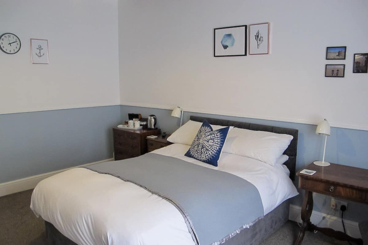 Double Room, Ensuite (Room 2)