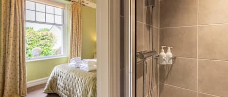Superior Double Room, 1 King Bed | Salle de bain