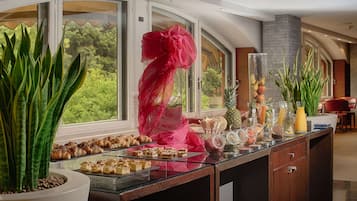 Colazione a buffet a pagamento, servita tutte le mattine