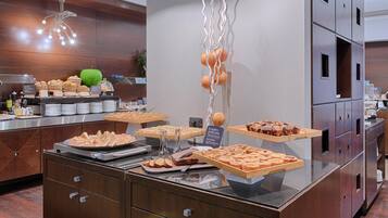 TĂ€gliches FrĂŒhstĂŒcksbuffet gegen GebĂŒhr