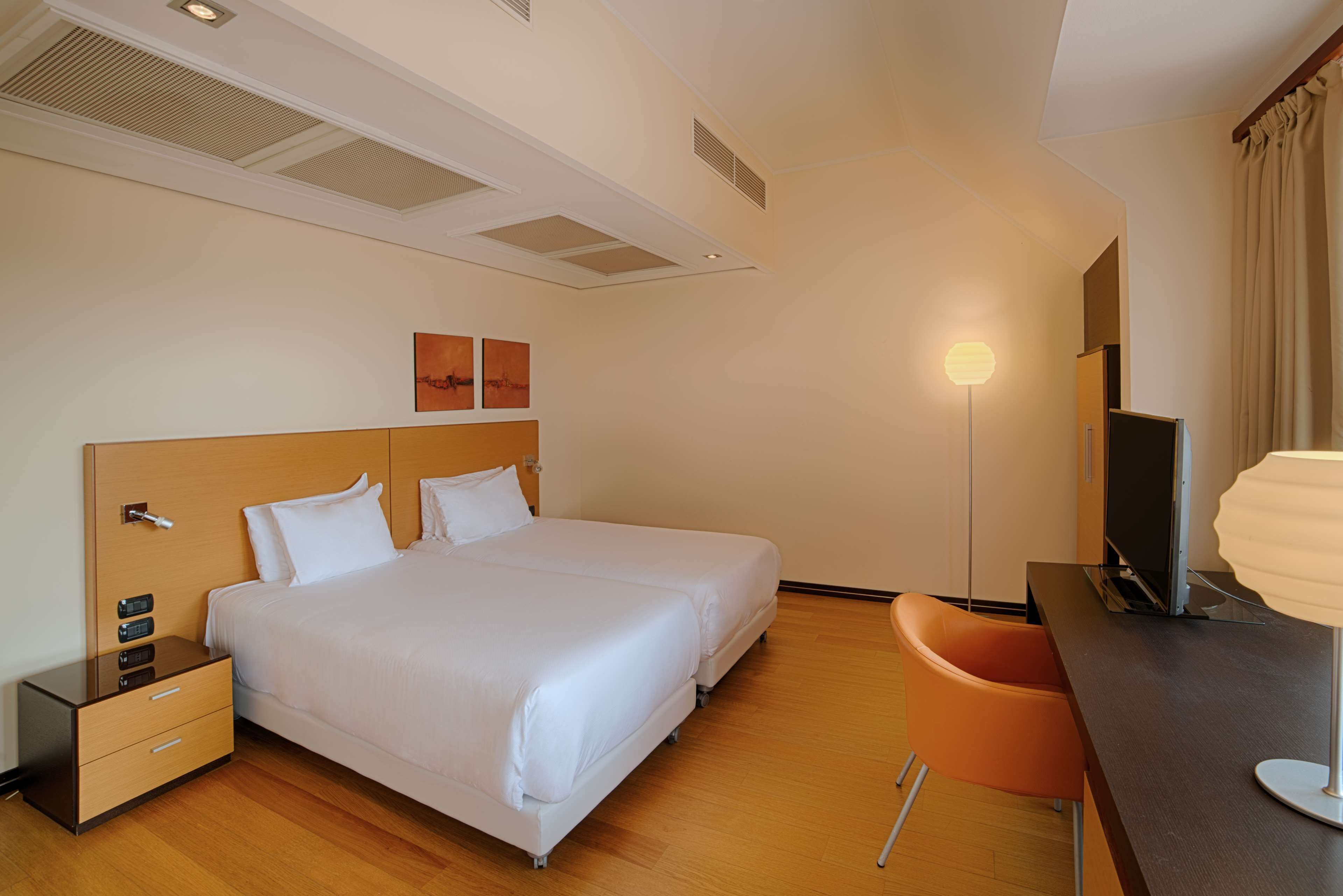 apartment | down duvets, minibar, in-room safe, desk