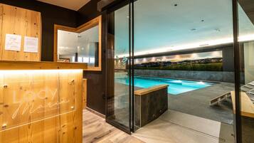 Sauna, hot tub, Turkish bath, body treatments, aromatherapy, body wraps