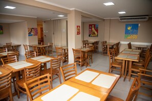 Desayuno completo incluido todos los días 