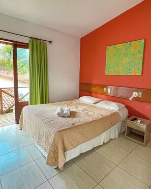 Habitación triple de lujo | Minibar, caja de seguridad en la habitación y cunas gratuitas 