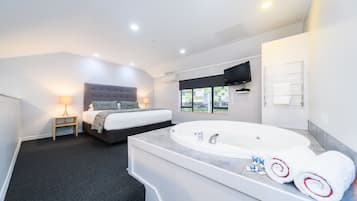 Suite ejecutiva (Adults Only) | 1 dormitorio, decoración individual, mobiliario individual y escritorio