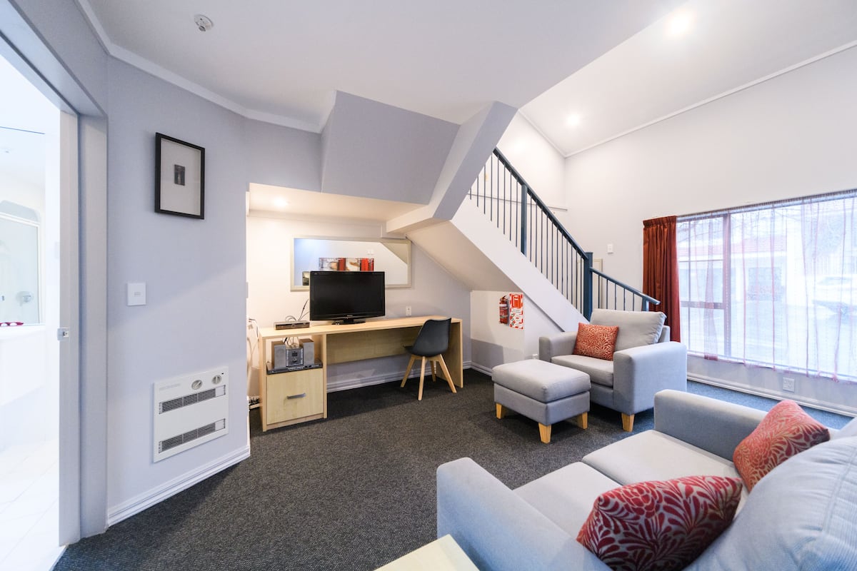 Executive Suite (Adults Only) | Desk, laptop workspace, soundproofing, iron/ironing board