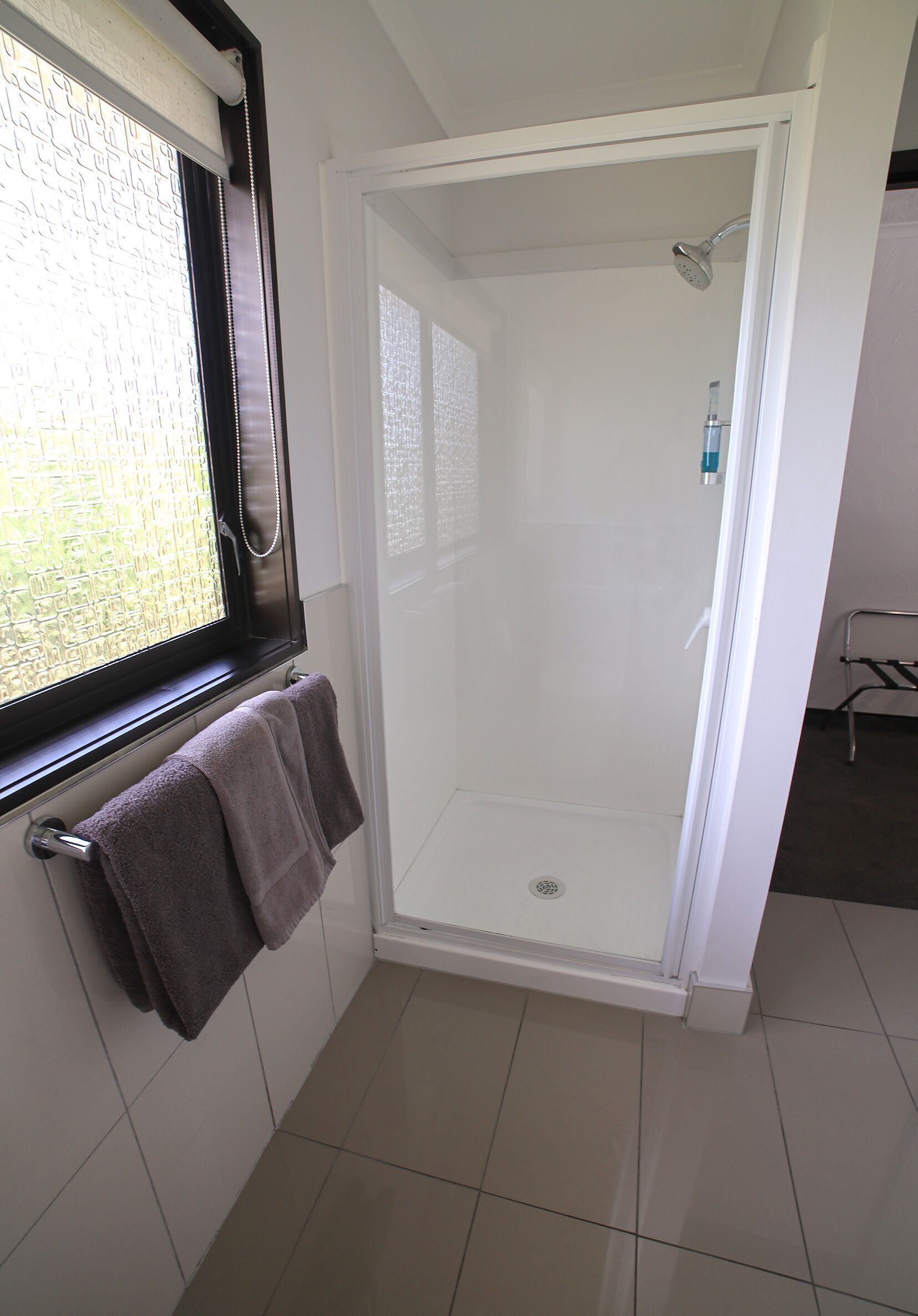 حمام | مستلزمات مجانية للعناية الشخصية، مجففات شعر، مناشف