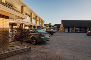 Free self parking - Palm City Motor Inn (Napier)