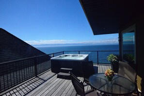 Rooftop Oceanfront Suite