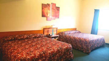 Chambre Standard, non-fumeur | Bureau, lit de bébé (gratuit), lit d’appoint (supplément)