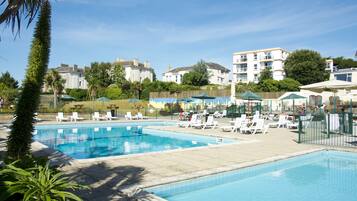 2 indoor pools, seasonal outdoor pool, pool loungers