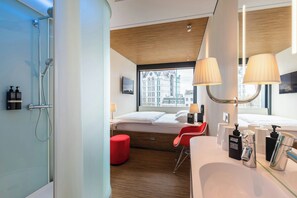 Room, 1 King Bed (High Floor) | Premium bedding, pillow-top beds, in-room safe, desk - citizenM Rotterdam (Rotterdam)
