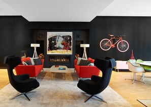 Lobby sitting area - citizenM Rotterdam (Rotterdam)