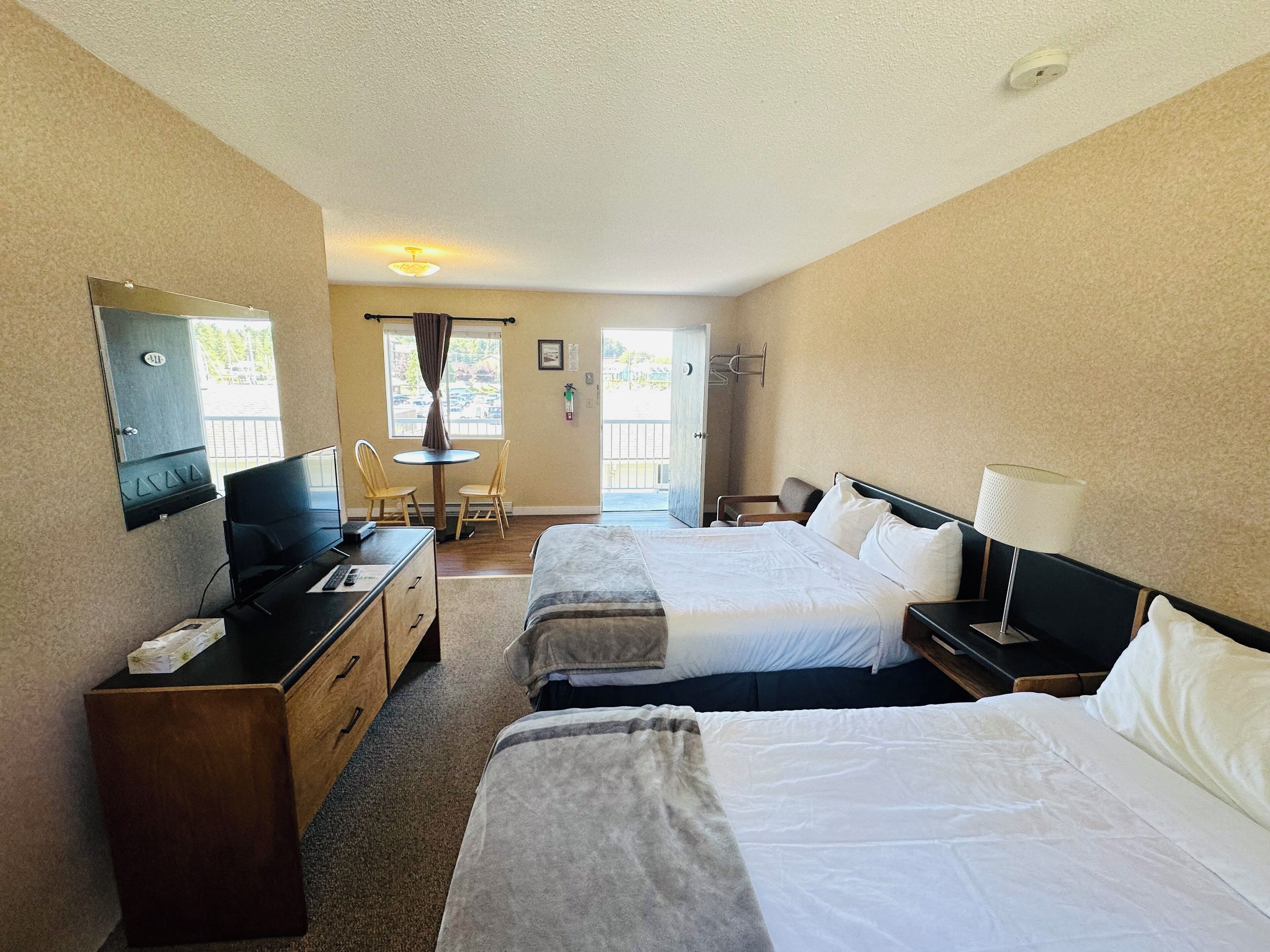 Standard Room, 2 Double Beds, Kitchenette