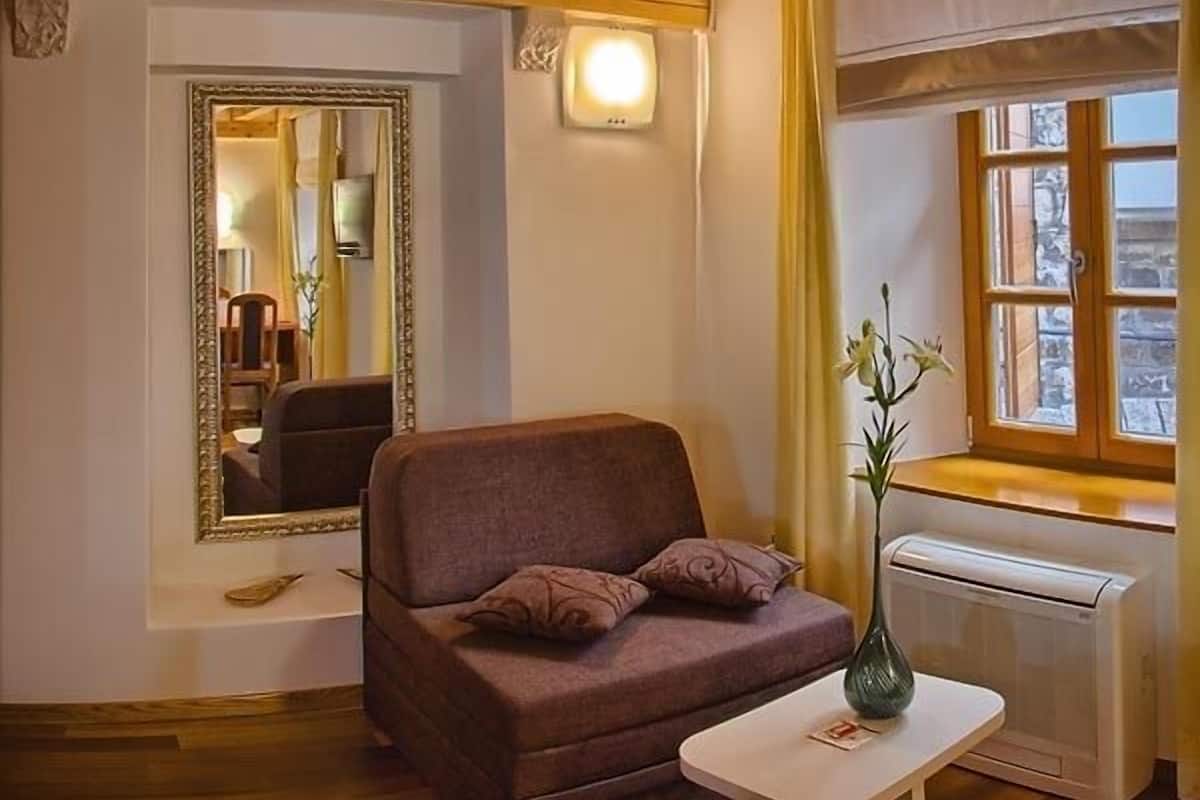 superior room, 1 double bed | 1 bedroom, down duvets, minibar, in-room safe