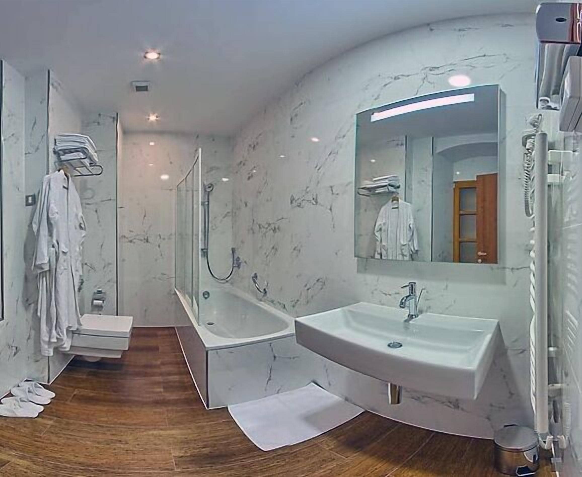 superior room, 1 double bed | bathroom | deep-soaking bathtub, rainfall showerhead, free toiletries, hair dryer