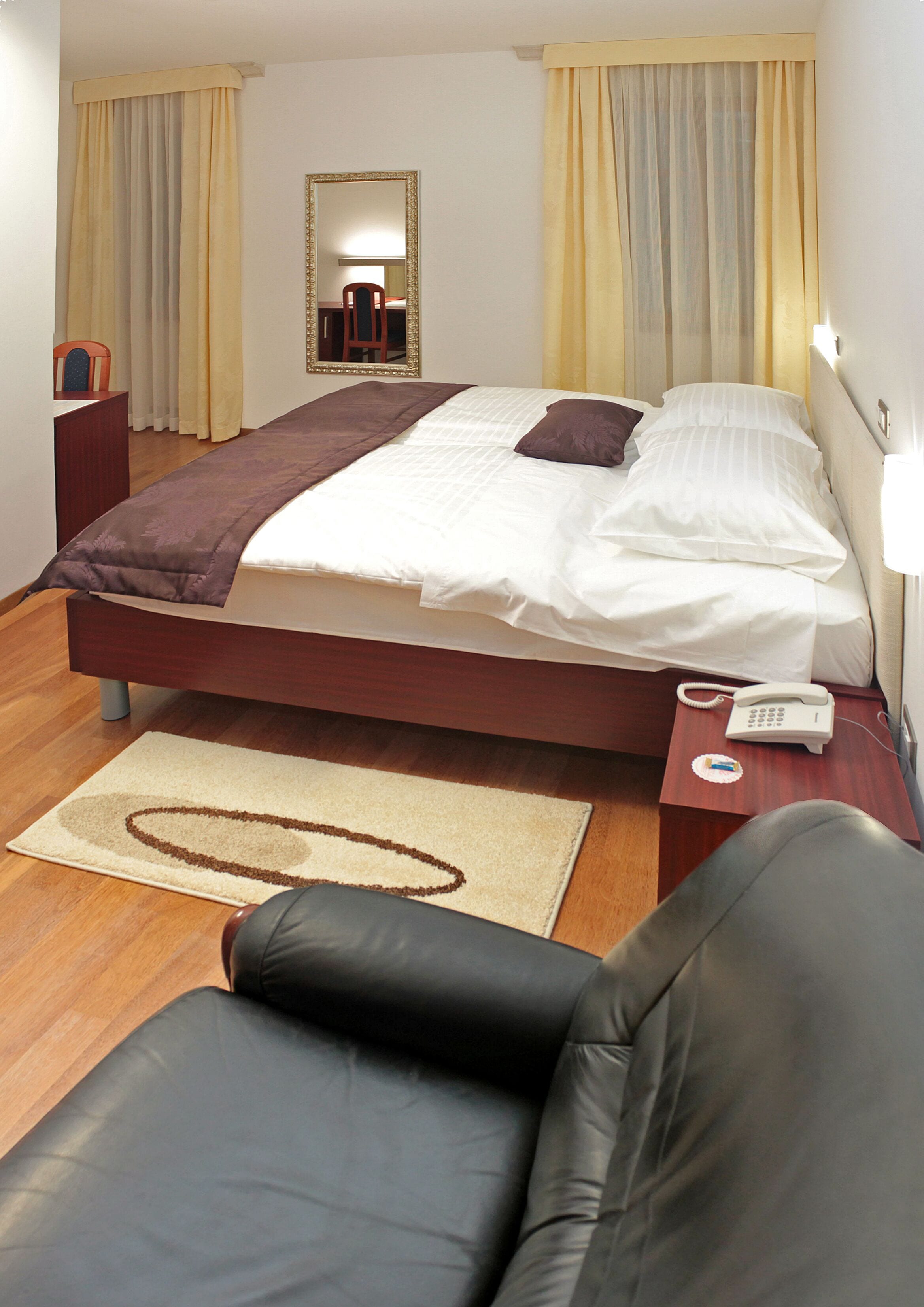 superior room, 1 double bed | 1 bedroom, down duvets, minibar, in-room safe