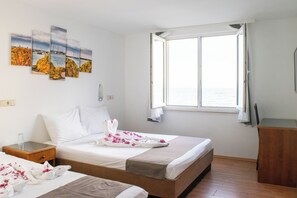 Standard Room, Multiple Beds, Sea View