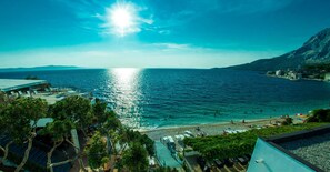 View from property - Beach Hotel Plaza (Podgora)
