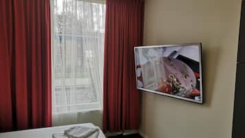 Studio | WiFi (free), bed sheets