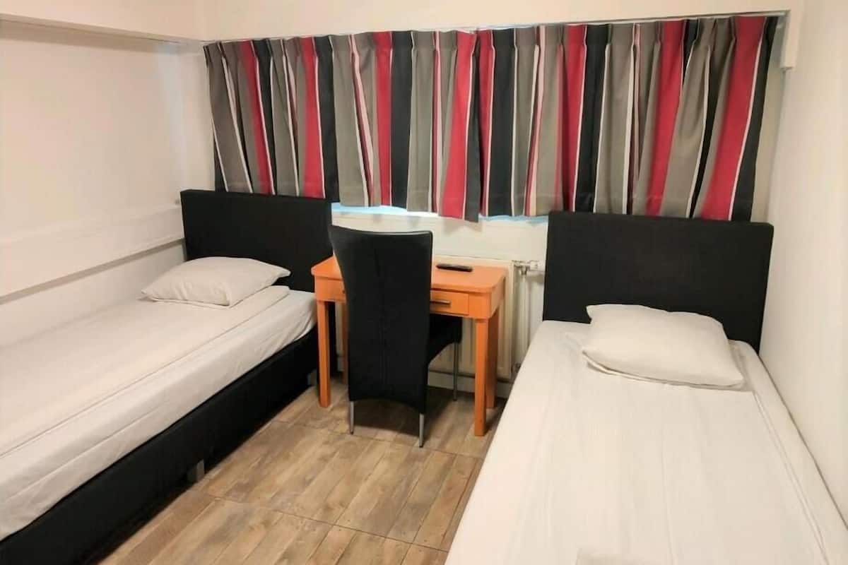 Basic Twin Room | Wi-fi percuma, cadar katil
