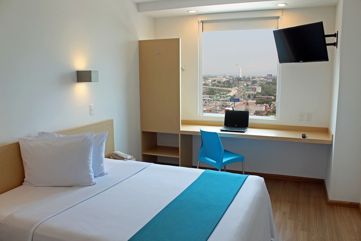 Superior Room, 1 Queen Bed | Desk, free WiFi, bed sheets