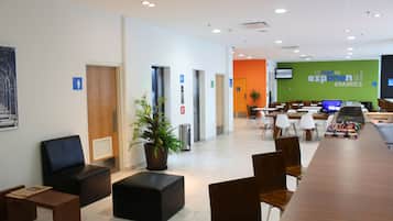 Lobby-Lounge