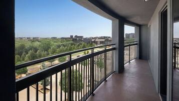 1 bedroom, desk, laptop workspace, blackout drapes