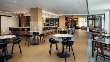 Melayani sarapan siang akhir pekan