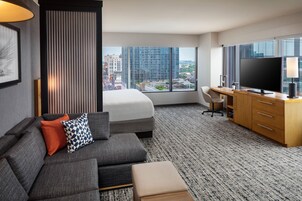 Premium bedding, in-room safe, desk, laptop workspace