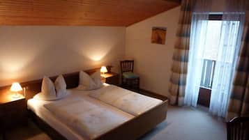 Double Room, Balcony | Desk, cots/infant beds, free WiFi, bed sheets