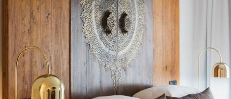 Deluxe Room | 1 bedroom, individually decorated, individually furnished