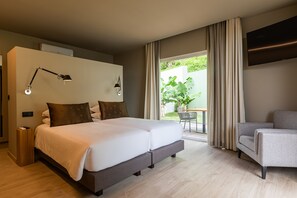 Comfort Studio Suite | Individually decorated, individually furnished, blackout drapes