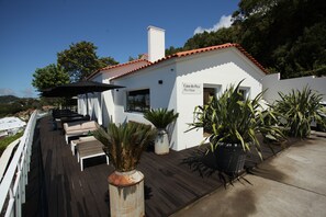 Front of property - Quinta da Abelheira (Ponta Delgada)