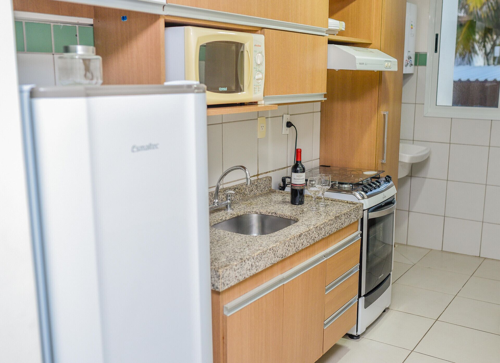 Private kitchen | Fridge, microwave, oven, stovetop