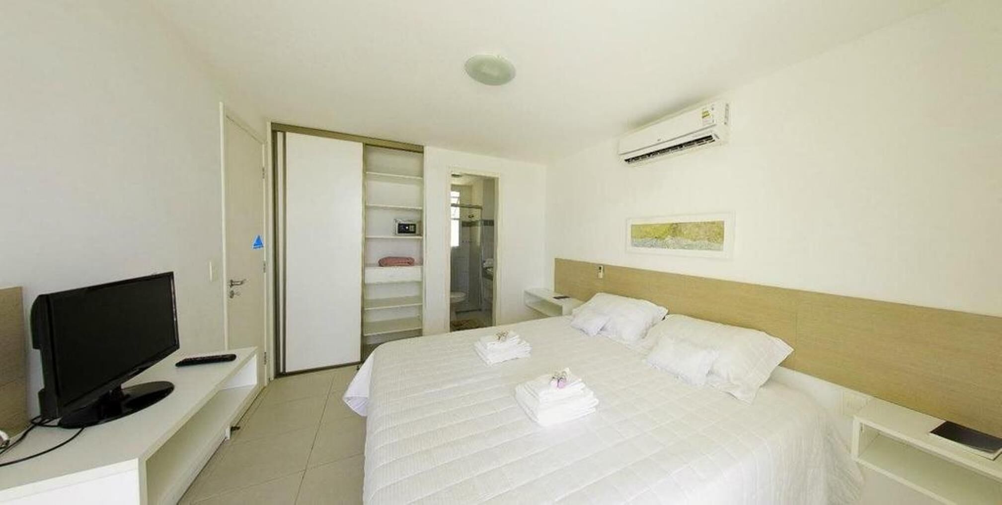 Premium bedding, minibar, in-room safe, iron/ironing board