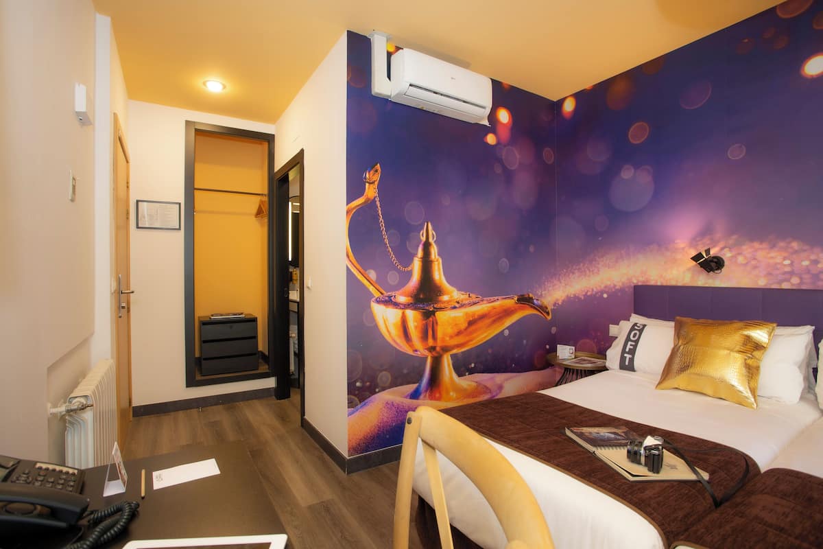 Double Room, 2 Single Beds