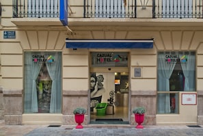 Property entrance - Casual del Cine Valencia Hotel by Casual Hoteles (Valencia)