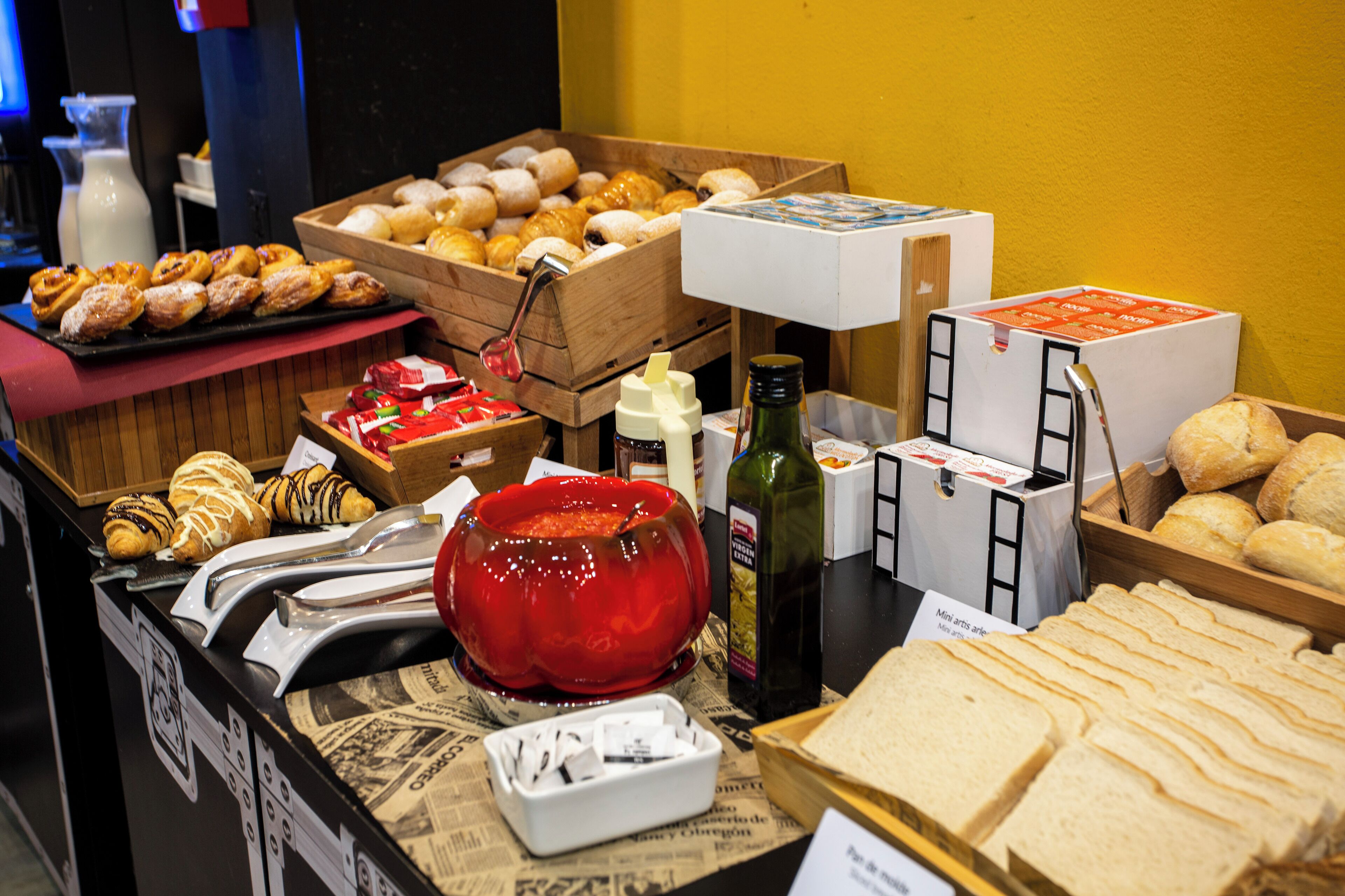 daily continental breakfast (eur 11.50 per person)