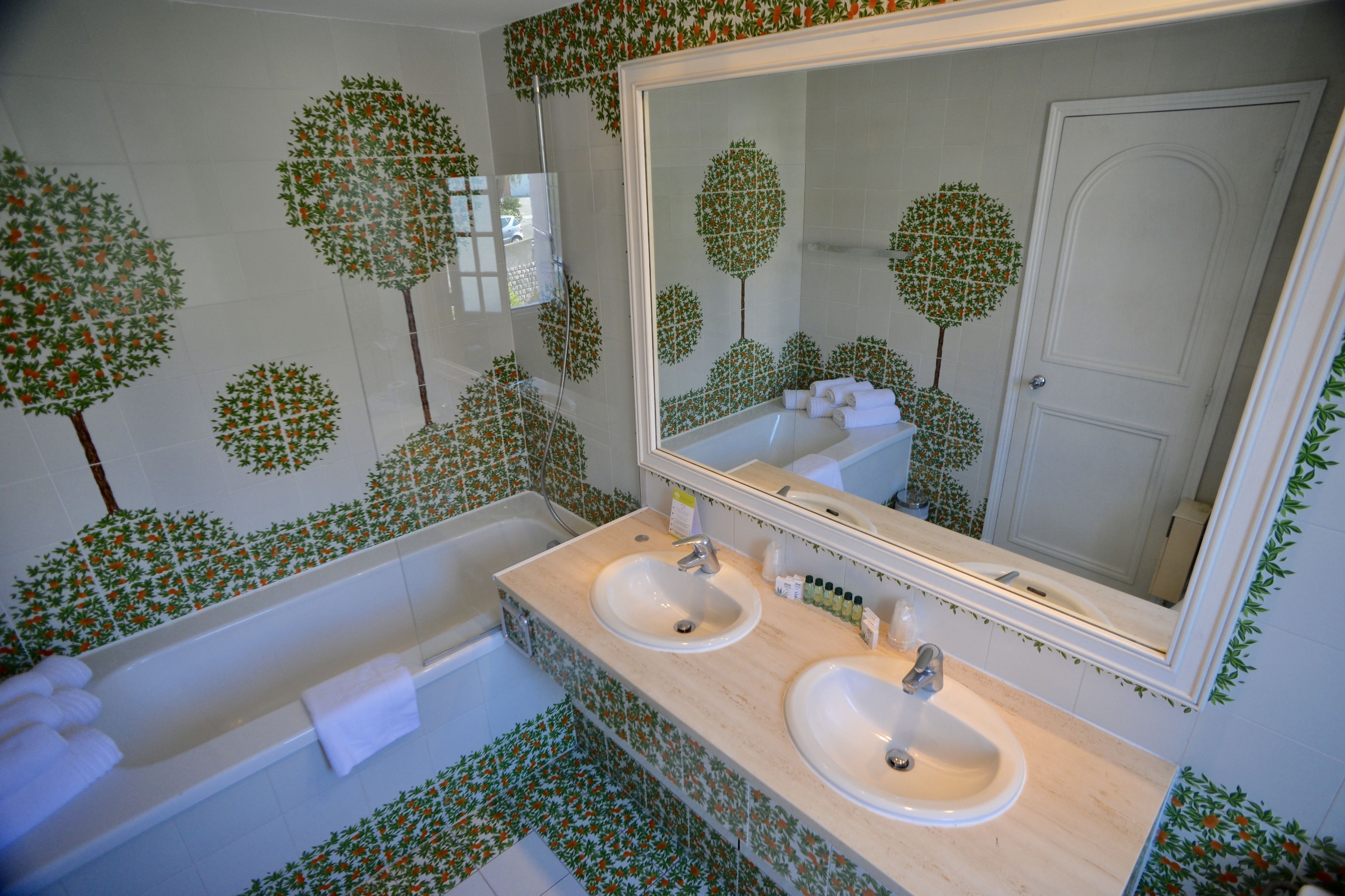 privilege, sea view | bathroom | shower, free toiletries, hair dryer, towels