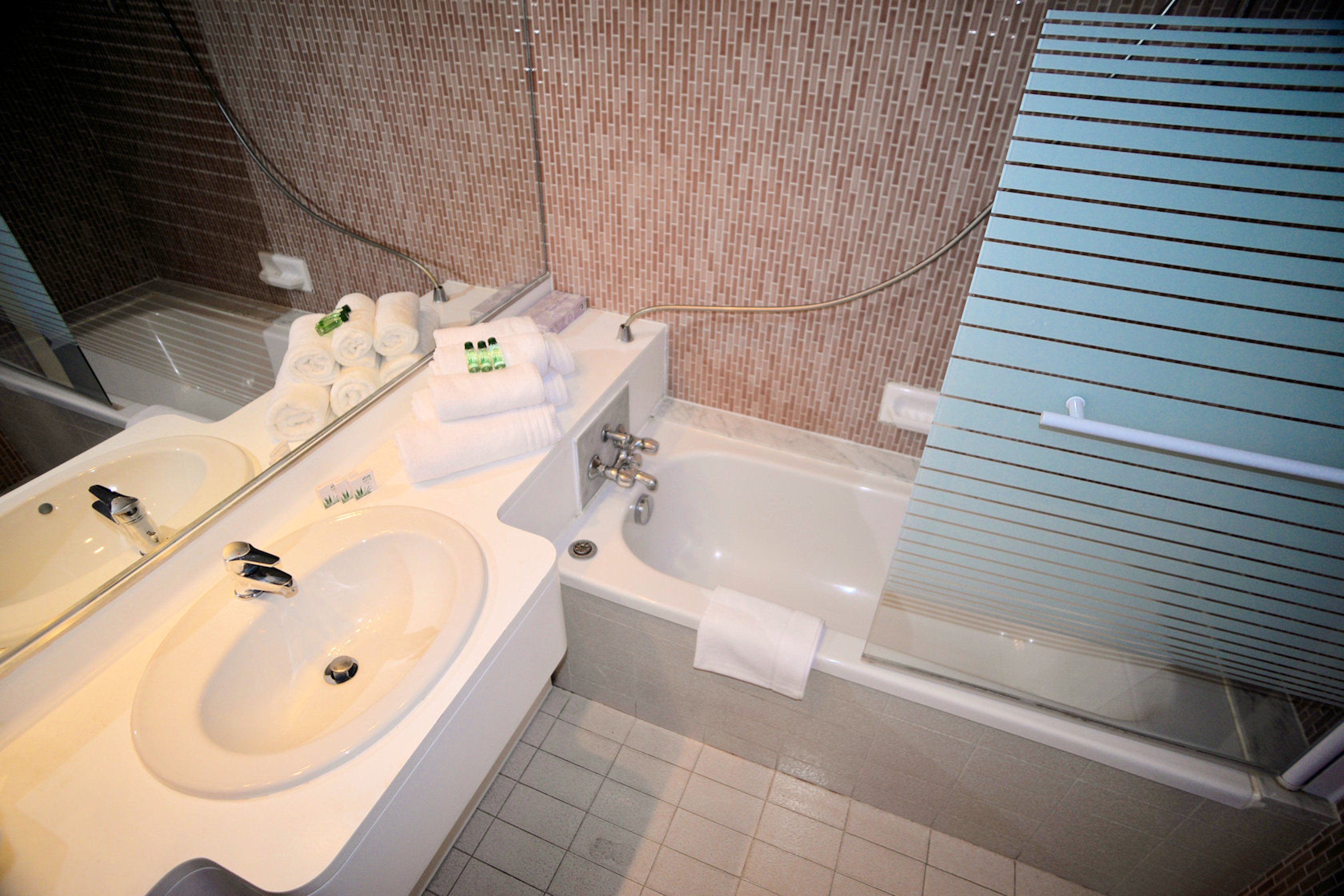 triple room, terrace, sea view | bathroom | shower, free toiletries, hair dryer, towels