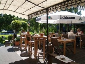 Mittagessen, Abendessen, regionale Küche, Speisen im Freien 