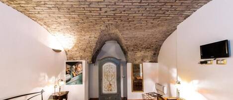 Betten mit Memory-Foam-Matratzen, Zimmersafe, Schreibtisch