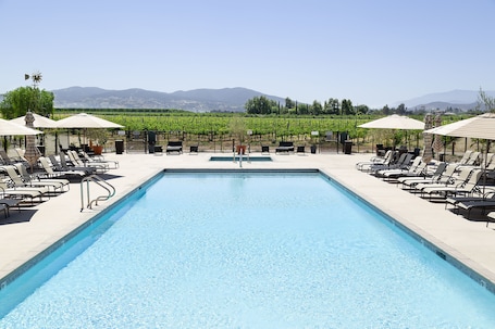 Outdoor pool. Ponte Vineyard Inn